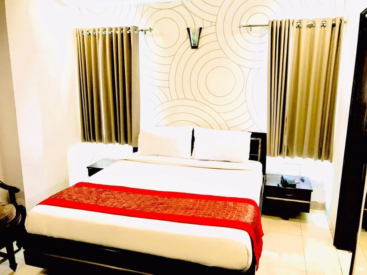 Hotel Queens Tower Amritsar Luaran gambar