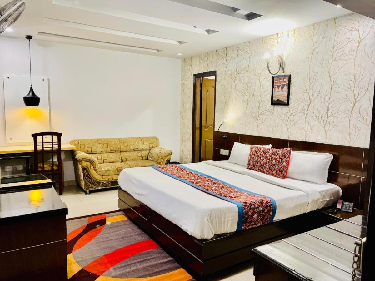 Hotel Queens Tower Amritsar Luaran gambar