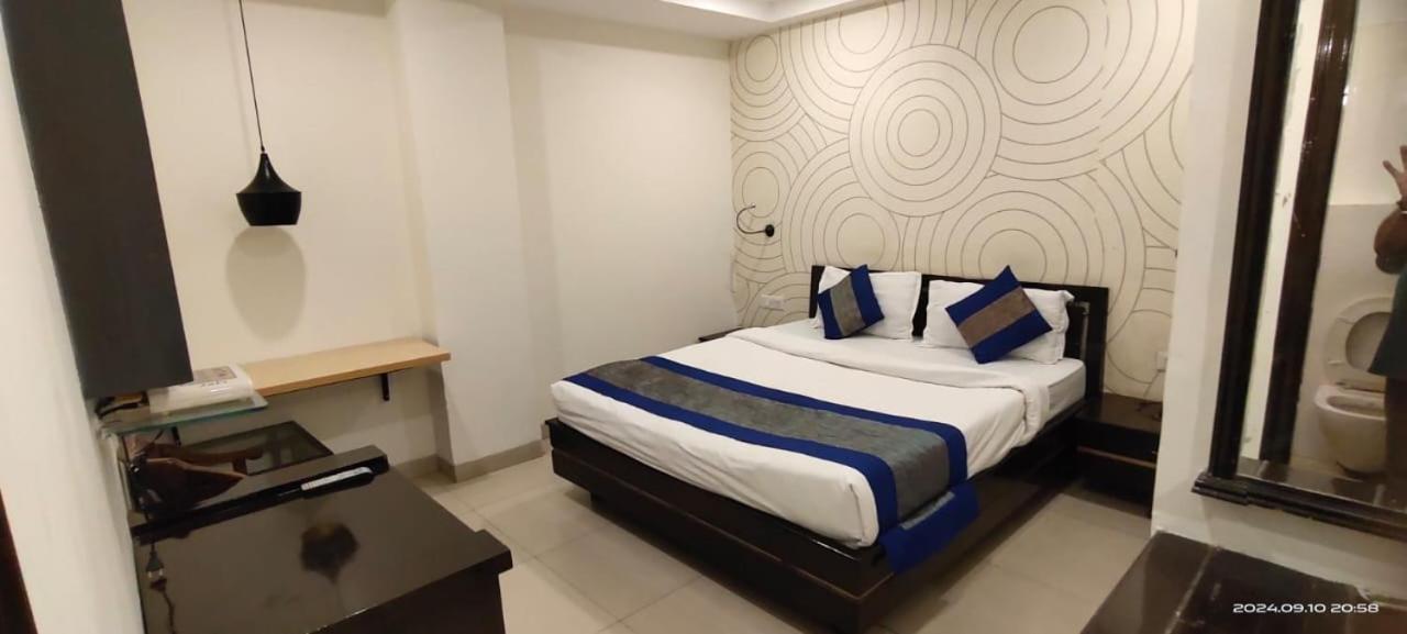 Hotel Queens Tower Amritsar Luaran gambar